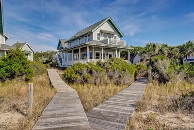 Image de Executive seaside cottage with detached Crofter Cottage.