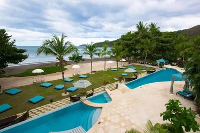 Image de Large - nautical-themed end unit at Pacifico in Coco with lots of natural light