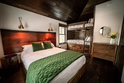 Image de New Sauna & Walk to Village and Beach