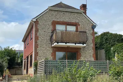 Image de Idyllic Riverside Country Cottage for 6