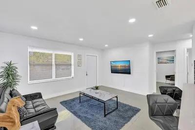 Image de 2 Bdrm Modern House Mins From Beach & Casino Hb1