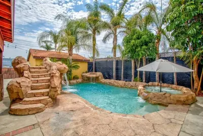 Image de MermaidsCoveLA- A hidden oasis in Los Angeles