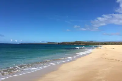 Image de Oceanfront! Wavecrest Building \"A\" on the Island of Moloka'i.
