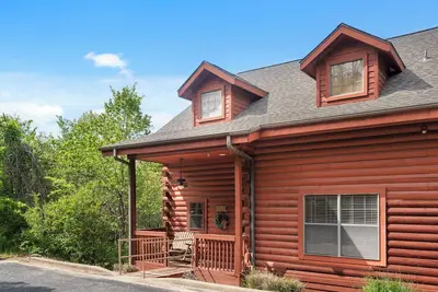 Image de \"Elk Lodge\" Walk-in Cabin near Branson Shows and Attractions