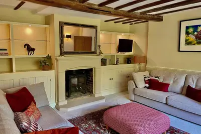 Image de A cosy Farmhouse in wild Sussex countryside, yet close to Tunbridge Wells and Sussex\/Kent border