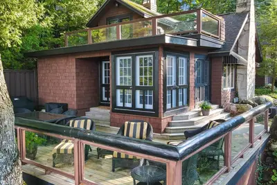 Image de South Arm of Lake Charlevoix | Private Dock | Pickle Ball Court | Fireplaces