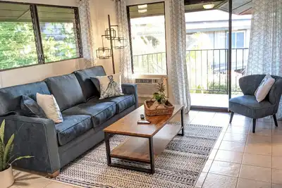 Image de Ocean Views ~ Steps to the Beach ~ Pineapple Paradise