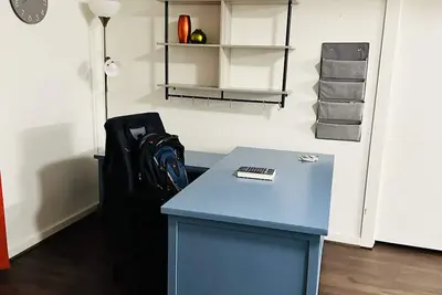 Image de Creekside Large 1 Bd Basement Apt in Roswell