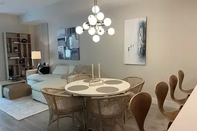 Image de Brand New 2 Br/2ba Luxury Condo blocks from Downtown Sarasota, Rosemary Distict