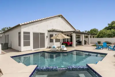 Image de New Luxurious Home, Prime Location, Pool w/ Jetted Hot Tub