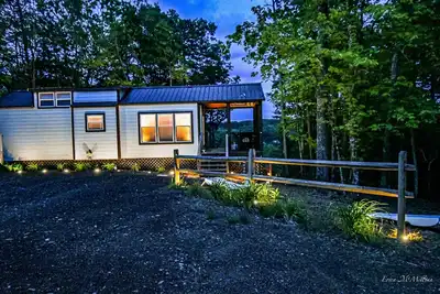 Image de Sweet Creek Retreat | 1 Bed, 1 Bath | Hot Tub | Wifi | Firepit