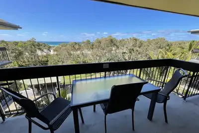 Image de Our barefoot property is set to delight you with beautiful views of the ocean.