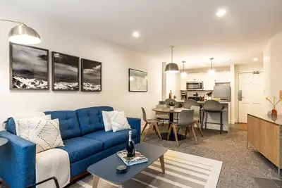Image de The Aspens1BR:Sleeps 4, Patio+Bbq, Hot Tub, Pool! Steps to Everything!