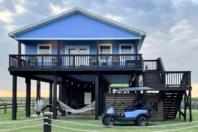 Image de Barefoot Days - Second Row, Steps from the beach!