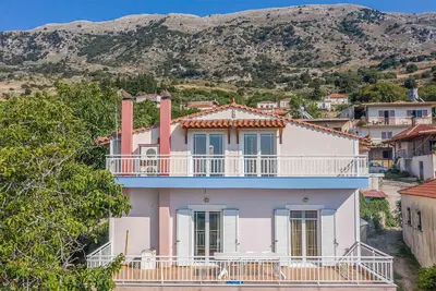 Image de Belle maison à Patras avec cuisine