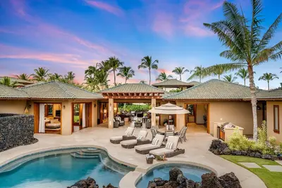 Image de Hale Mele Polynesian Pod Style with Pool/Hot Tub, Gazebo, Golf Cart & Ebikes
