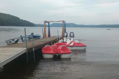Chalet, tout équipé. 1min pour arriver au lac aux sables.
