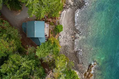 Image de Hood Canal Modern Waterfront Getaway