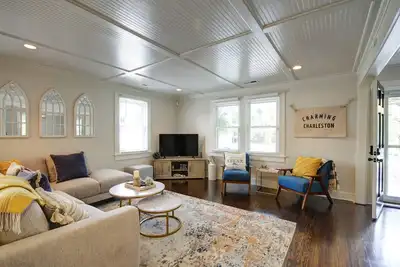 Image de Charming in Charleston - Close to Downtown & Folly Beach