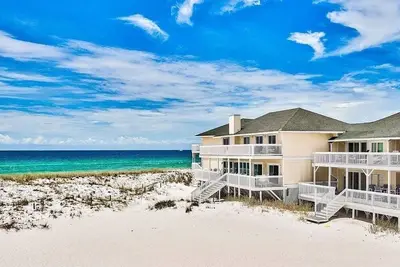 Image de Sandpiper cove Unit 2124! Beach service included! Beachfront! Sleeps 6!