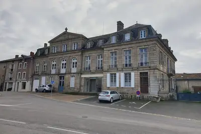Image de Relax in a 300 year old historic Chateau