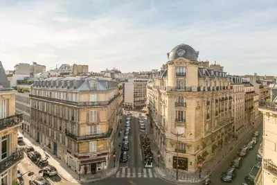 Image de A Striking Sunlit Haussmann Penthouse- Luxury Living In Monceau Champs Elysees