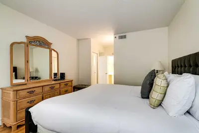 Image de New Listing Wonderful 3 Bedroom Condo in the Heart of Aventura
