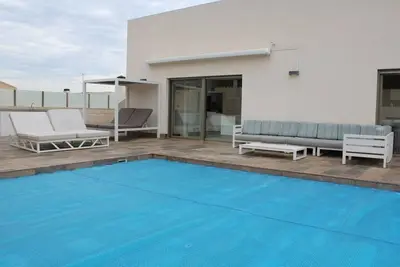 Image de Detached villa with large outside area with private pool