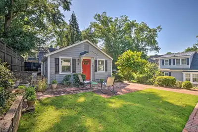Image de Cozy Athens Cottage: Walk to Sanford Stadium!