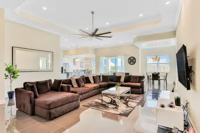Image de Fourth Floor Penthouse with Shared Pools and Hot Tub, Fast WiFi, & Central Ac
