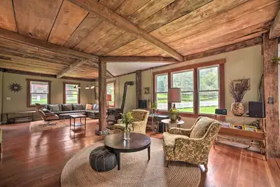 Image de Renovated Catskills Farmhouse w\/ Game Room!