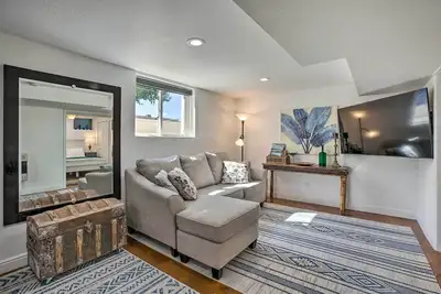 Image de 4 Mi to Coors Field: Charming Apartment w/ Patio