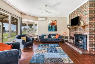 Image de Bayside walks and local beach access, in the heart of the Bellarine and wineries