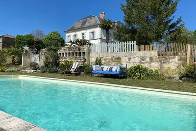 Image de Cottage in the heart of the vineyards on the Gironde estuary