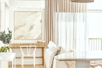 Image de Pacific Breeze 6 - Absolute Beachfront - Min. 2 Night Stays & Linen Provided!