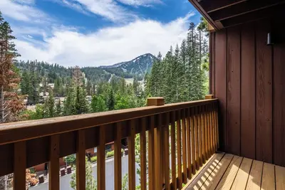 Image de Mammoth Ski & Racquet Club #32- Newly Remodeled with a Mountain View