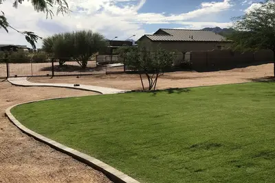 Image de Hiking, Biking, And Horses