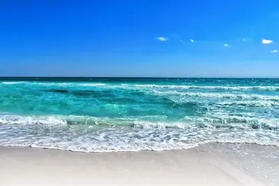 Image de Spacious 2 bedroom 2 bath Condo 5 minutes from Deeded Beach access