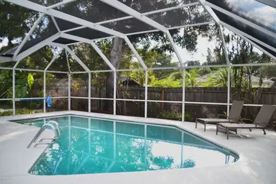 Image de Arlington Park Area! Heated Pool 3Bedroom/2bath Home