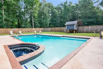 Image de ✩Family Getaway ✩Pool ✩ Hot tub ✩ Pet Friendly ✩Sleeps 10