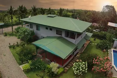 Image de 2story House With Private Pool\/large Balcony in the Countryside