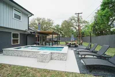 Image de Casa da Vida: Heated Pool, 4 Br\/2. 5 Ba, Private Yard & Grill