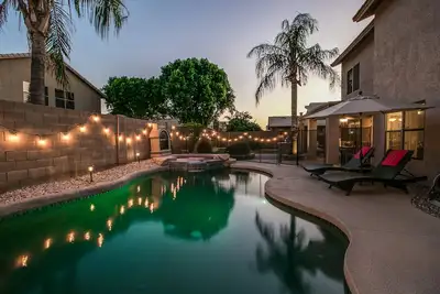Image de Sunshine and Good Times! Massive 5\/bdrm with Pool, Hot Tub, and Game Room!