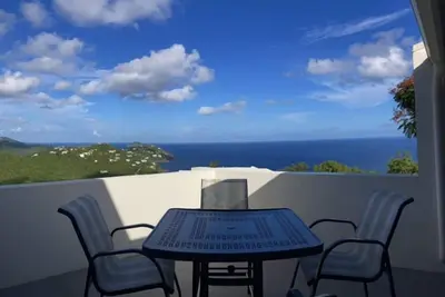 Image de Newly renovated. 2br 2ba - \"A Little Vitamin Sea\" with amazing views