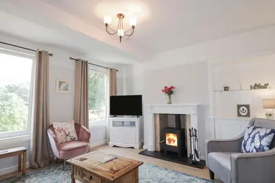 Image de 2 Riverside, pet friendly, character holiday cottage in Foyers