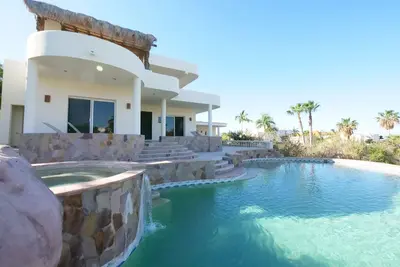 Image de Dream Villa With Cabo Arch And Ocean Views; Pickleball Mini-Golf Pool Jacuzzi