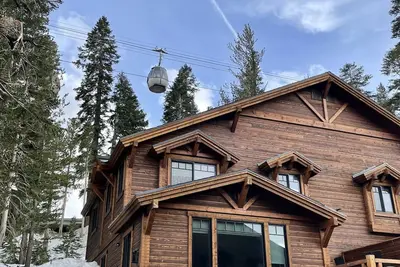 Image de Ski-In⛷Ski-Out Luxury Cloud 9 @ Mountainside Townhomes