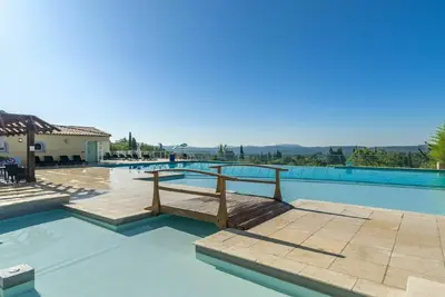 Image de Agréable appartement pour 6 personnes avec climatisation, Wifi, piscine, Tv et parking