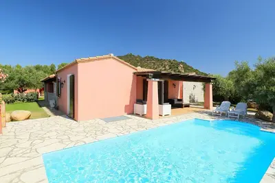 Image de Belle maison de vacances privée avec Wifi, piscine privée, Tv, terrasse, animaux admis, parking