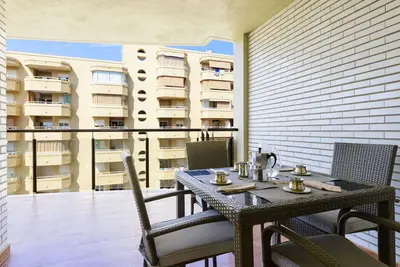 Image de Confortable appartement pour 4 personnes avec Wifi, piscine, climatisation, Tv, terrasse et parking